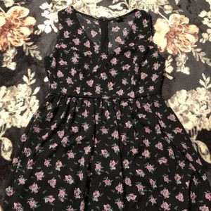 Cute sleeveless floral mini dress!!!